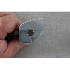 Universeel magnetische montagegereedschap voor elastische riemen